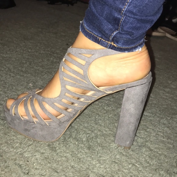 Grey caged block heels - Picture 3 of 6